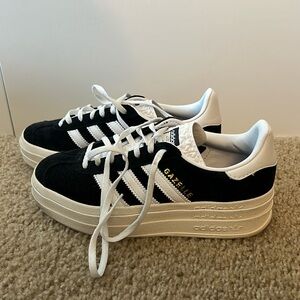 adidas women’s gazelle bold size 5.5